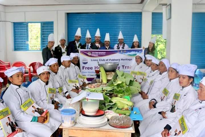 होमस्टेमा तालिम दिदै लायन्सक्लब अफ पोखरा हेरिटेज 