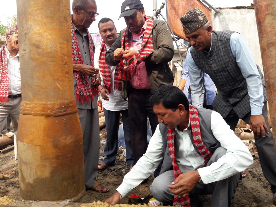 मोतीपुर खानेपानीको डिप बोरिङ शिलन्यास