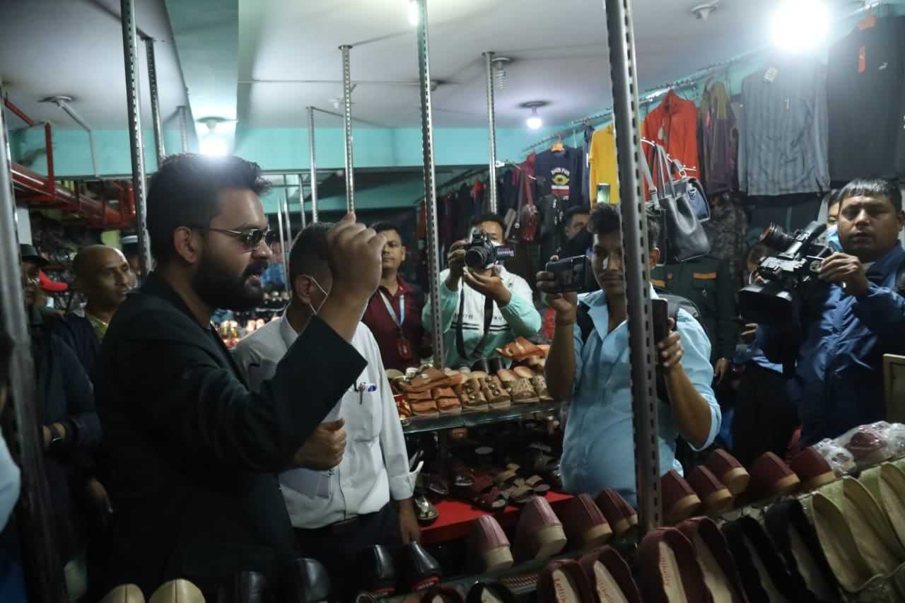 बर्गर हाउसको शंखमूल ब्रान्च हटाउन काठमाडाैंका मेयर बालेन शाहको निर्देशन