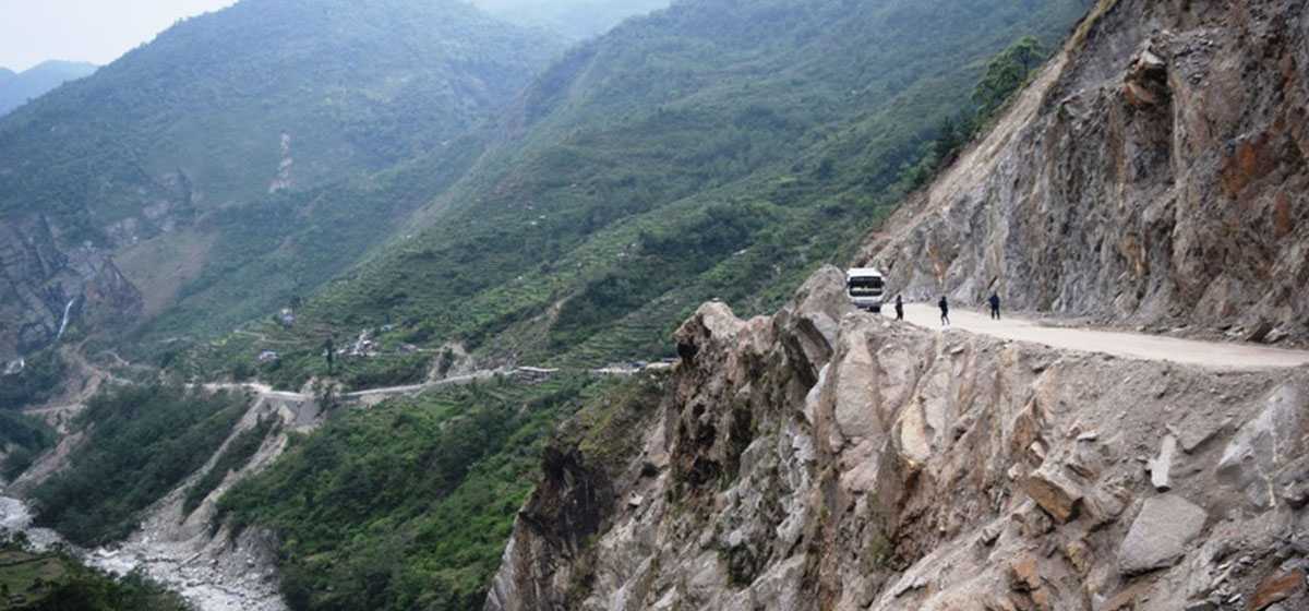 मालढुङ्गा–बेनी सडक दैनिक चार घण्टा बन्द
