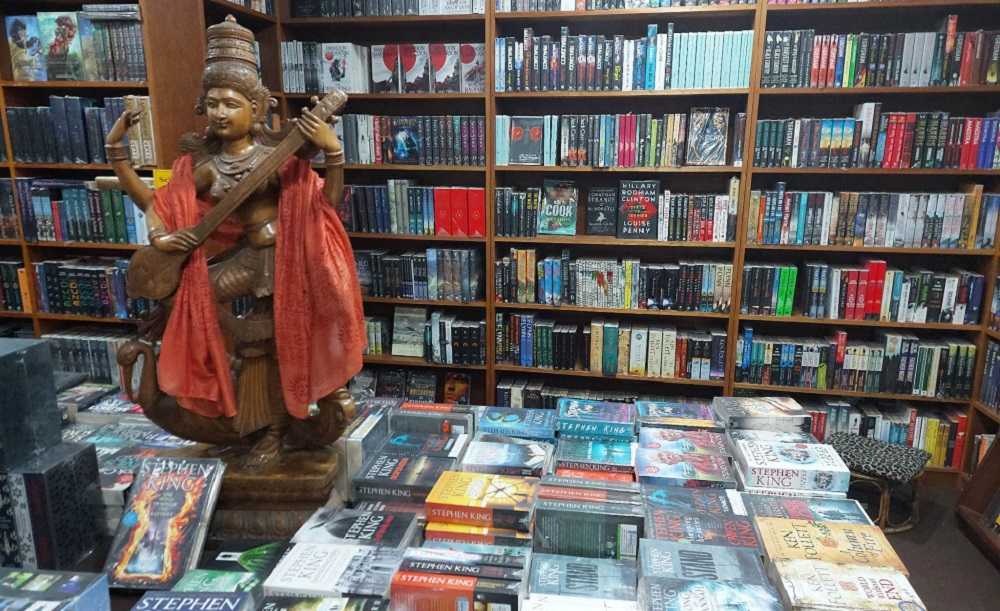 ठमेलमा पुस्तकको व्यापार बढ्दै: ‘फरगेट काठमाडौं’ पर्यटकको रोजाइमा