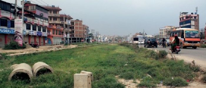 चक्रपथको दोस्रो चरण निर्माण हुँदै, कलंकीदेखि महाराजगञ्जसम्म अस्थायी संरचना भत्काउन सुरु 
