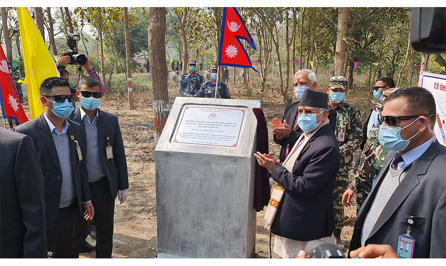 कन्चनपुर पुगेर प्रधानमन्त्रीले गरे दैजीछेला औद्योगिक क्षेत्रको शिलान्यास