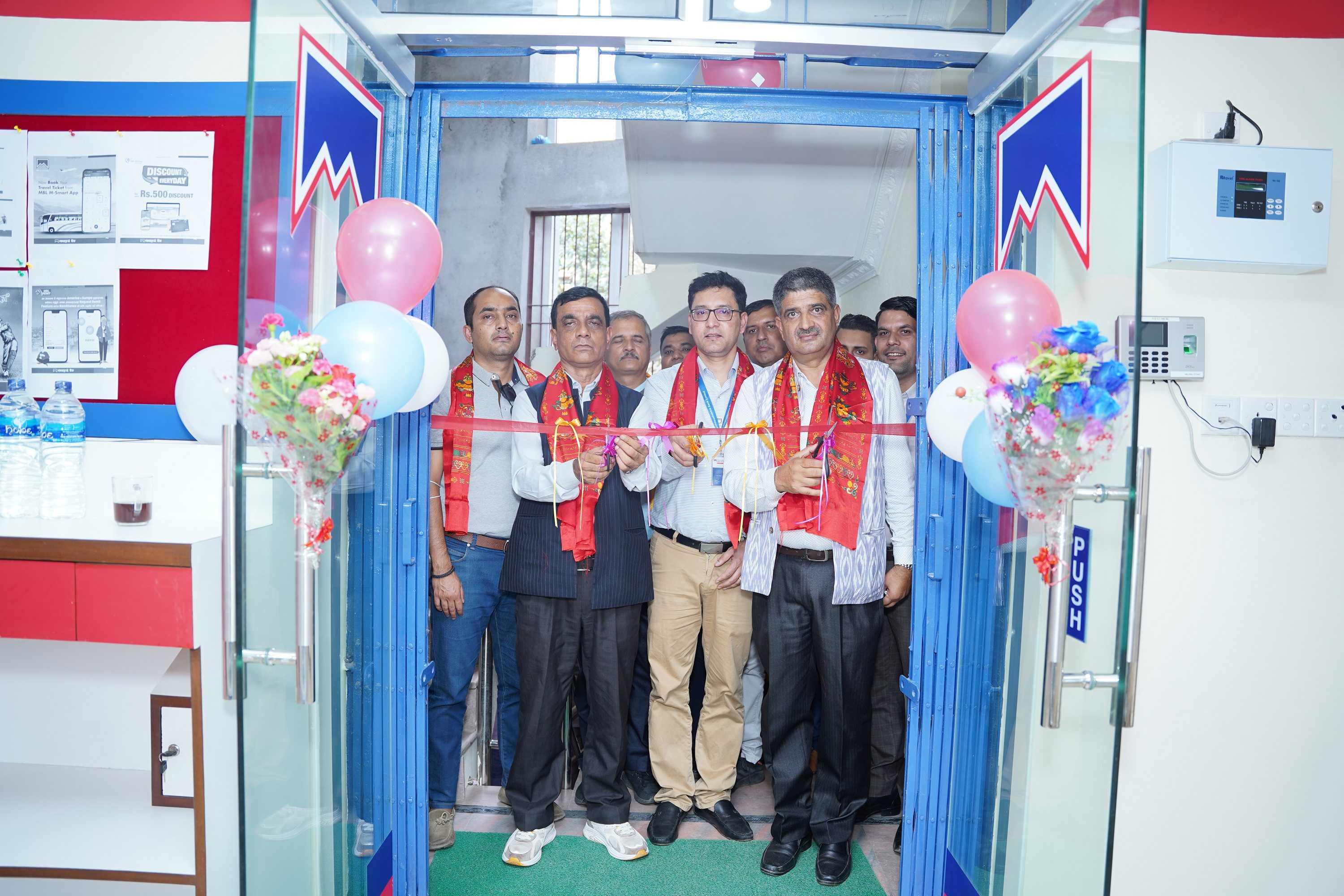धादिङको सिम्लेमा माछापुच्छ्रे बैंकको १६५ औं शाखा  