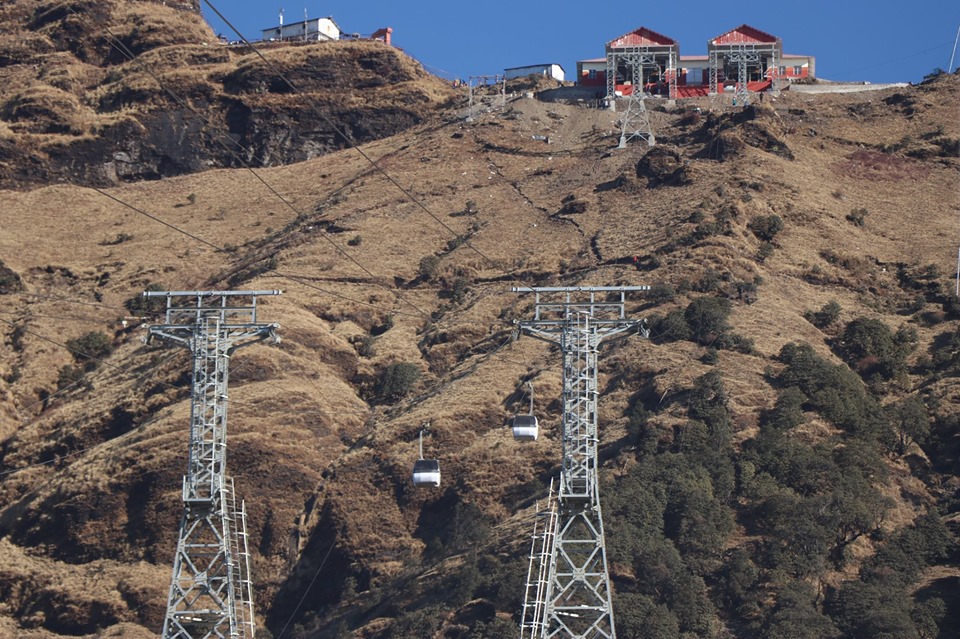 कोभिडले थलिएको कालिञ्चोक केवलकारले ब्याज तिर्न बैंकबाट ऋण लिँदै