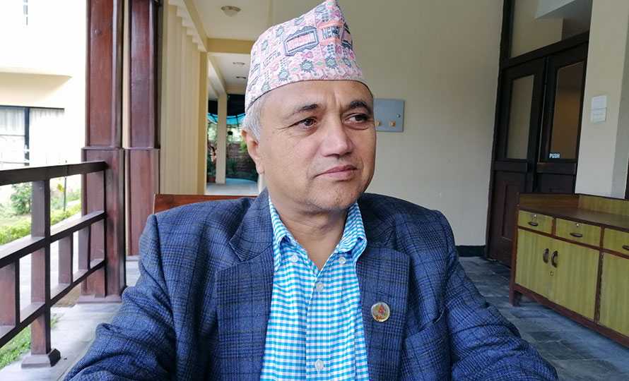 महेश आचार्यकाे उदाहरण दिँदै अधिकारीले भने 'गभर्नरकाे पुनर्बाहली भएपछि अर्थमन्त्रीले राजीनामा दिनु पर्दैन'