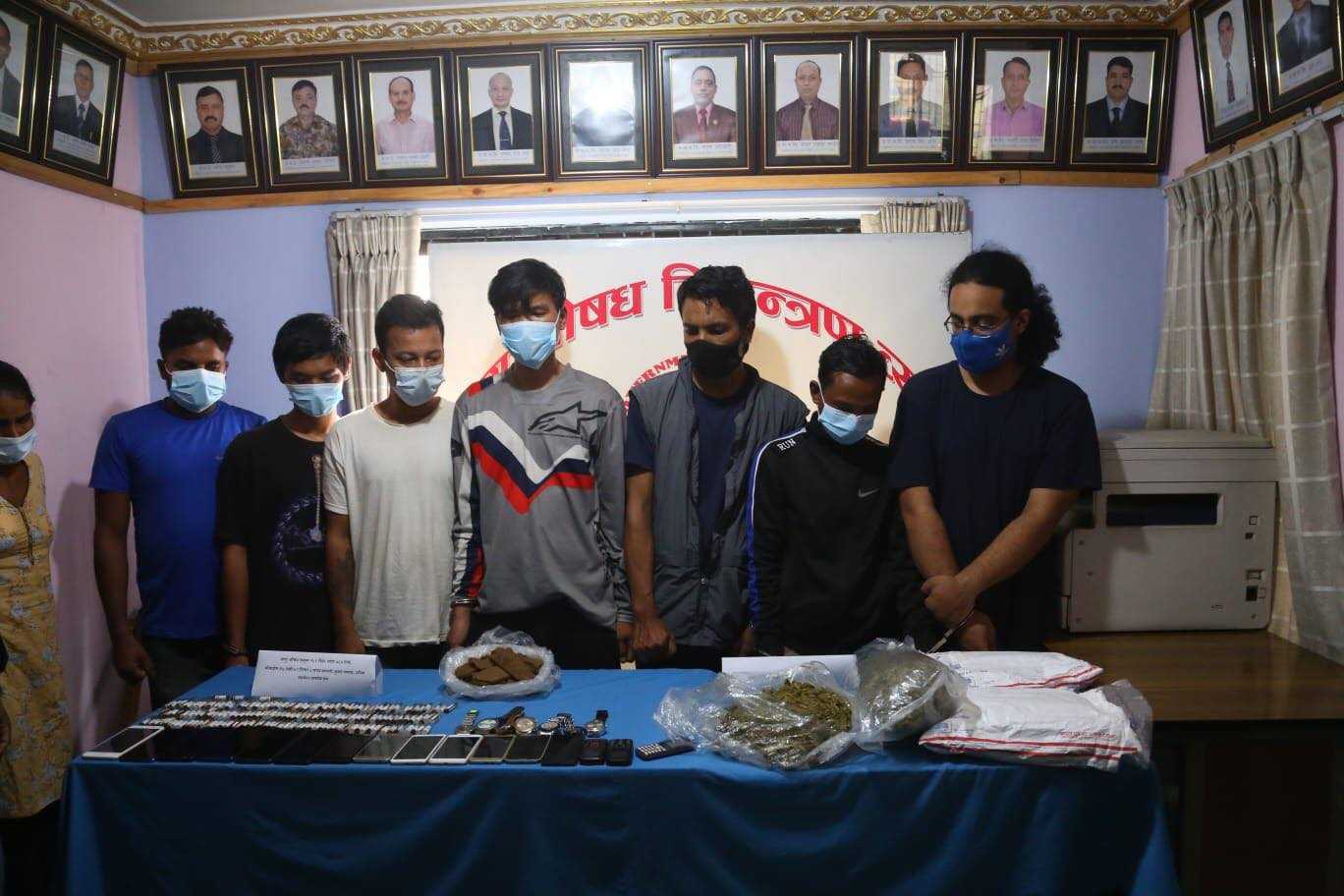 अवैध लागु औषध खैरो हेरोइन, गाँजा र एम्पुलसहित १५ जना पक्राउ