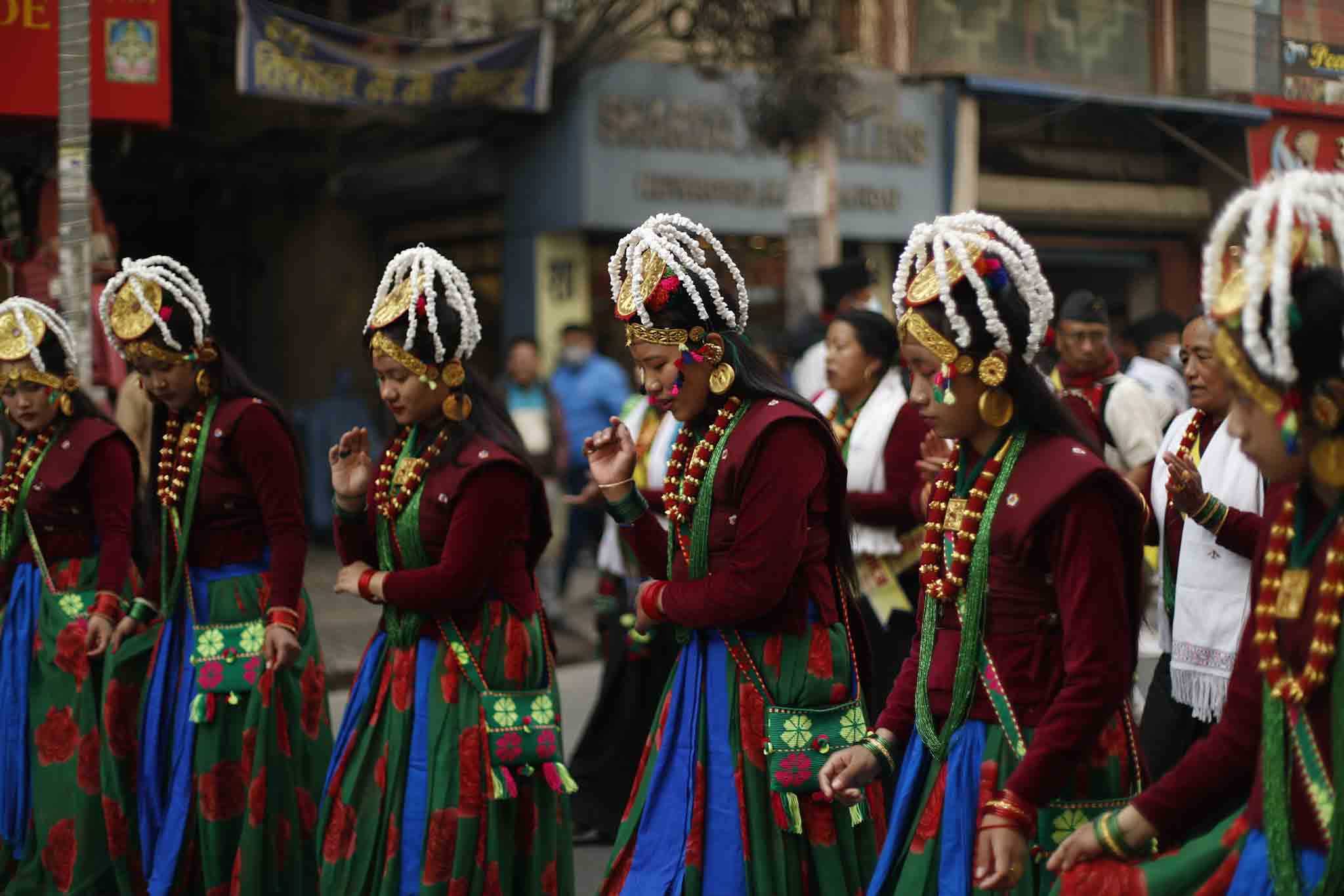 ‘तमु ल्होसार’ पर्व मनाइँदै (फाेटाे फिचर)