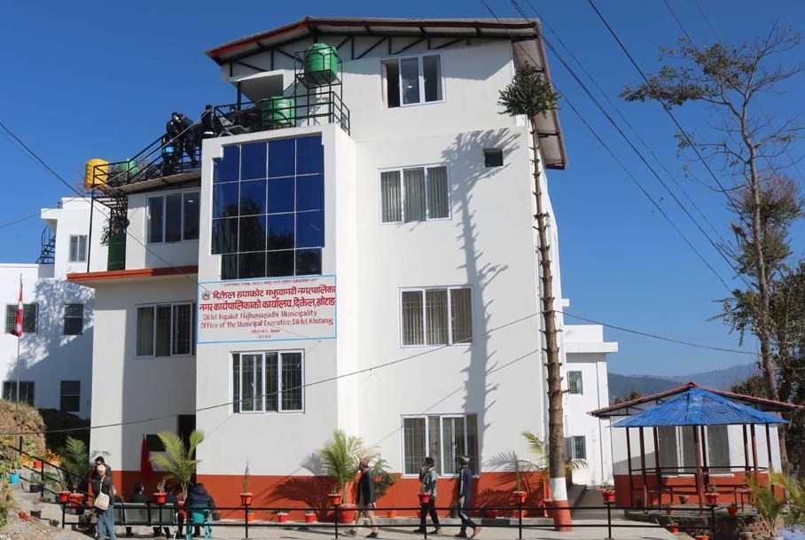सुरक्षित नागरिक आवास कार्यक्रम लागू हुने जिल्ला घटे, ७५ हजार लिनका लागि सम्झौता सुरु