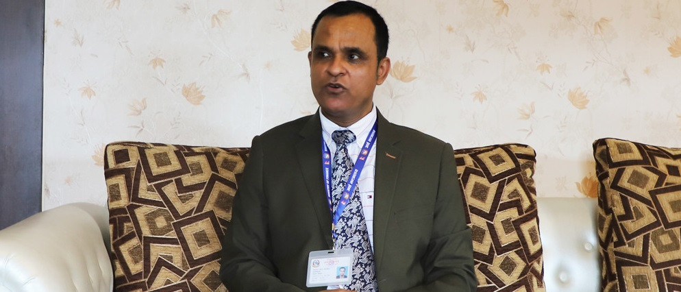 ‘अनुचित लाभ’ लिइरहेका भन्सार प्रमुख सापकोटा खनिए व्यवसायीमाथि, निसानामा विरोध गर्ने व्यापारी