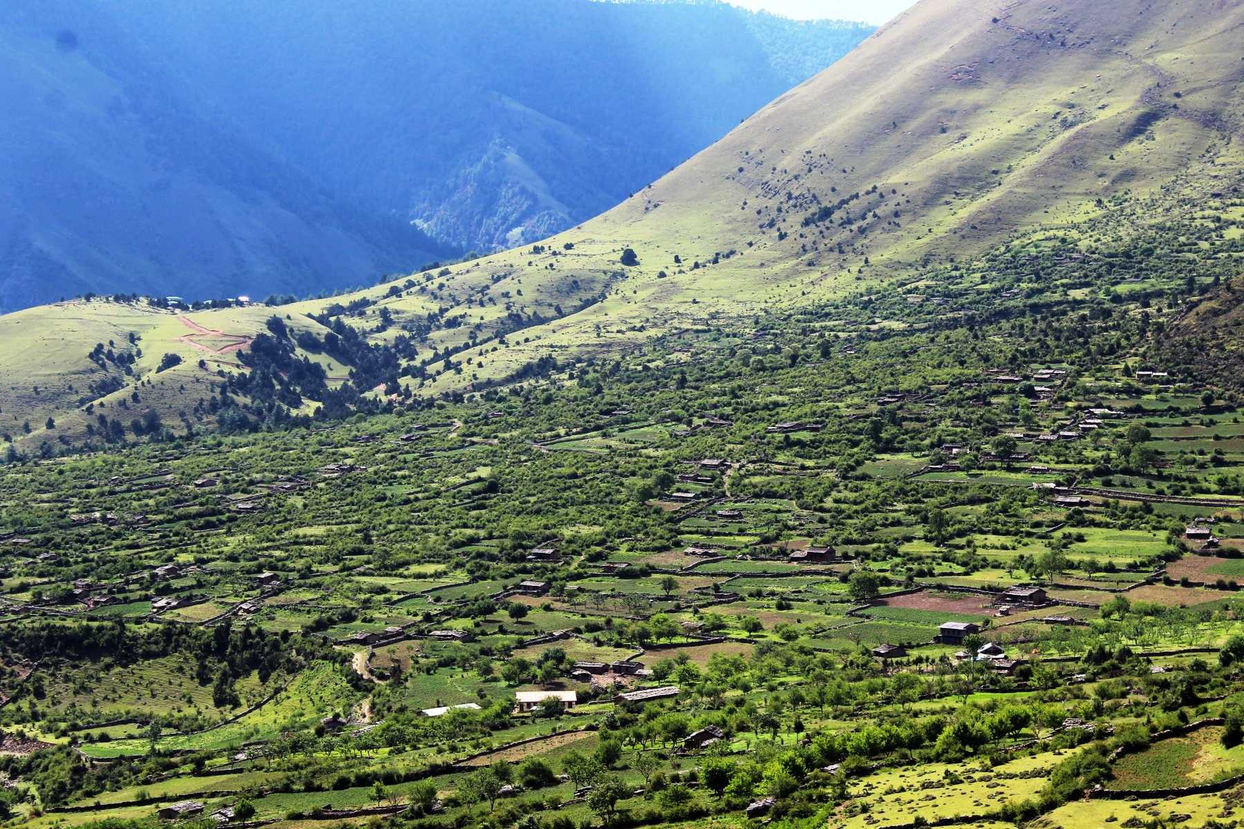 बागलुङको निसेलढोरमा अझै भोट माग्न उम्मेदवार पुगेका छैनन्