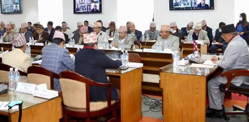 मुख्यसचिव र सचिवलाई प्रधानमन्त्रीकाे निर्देशन 'लाइनमा बस्ने सास्ती देखिए कारबाही गर्छु'