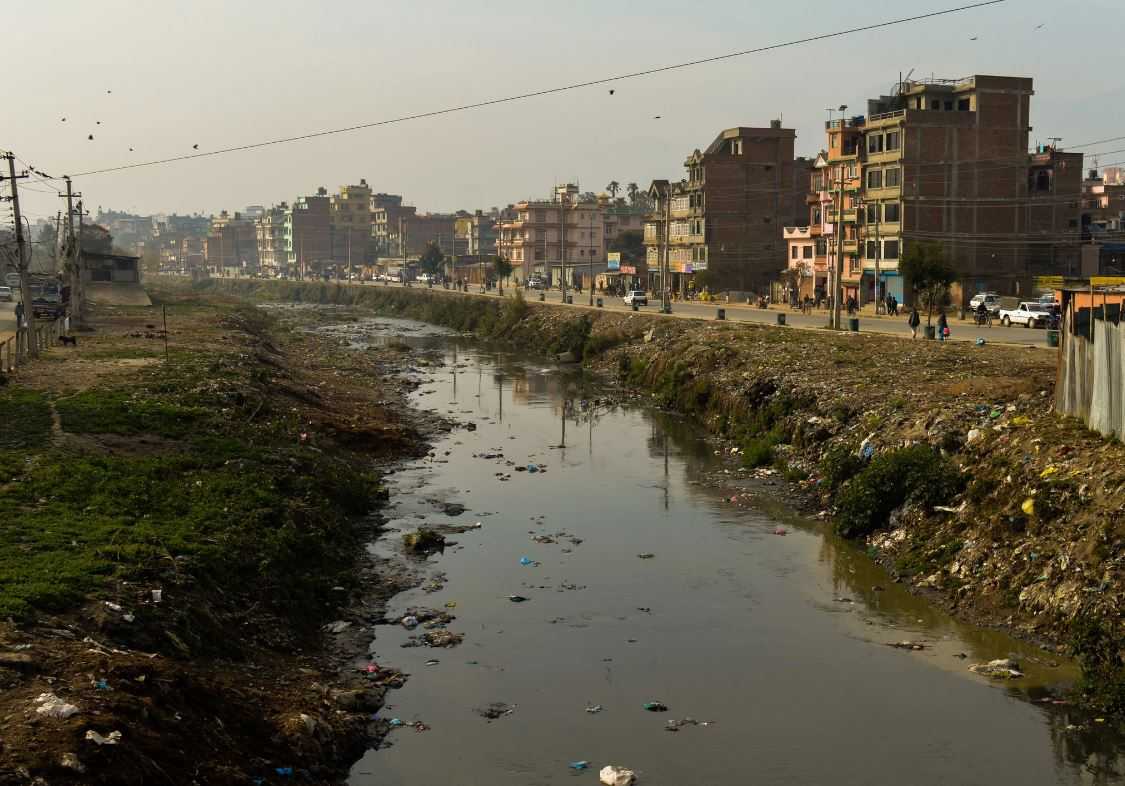 रूद्रमती नदी किनार दायाँबायाँका सार्वजनिक जग्गाको खोजी गरिँदै