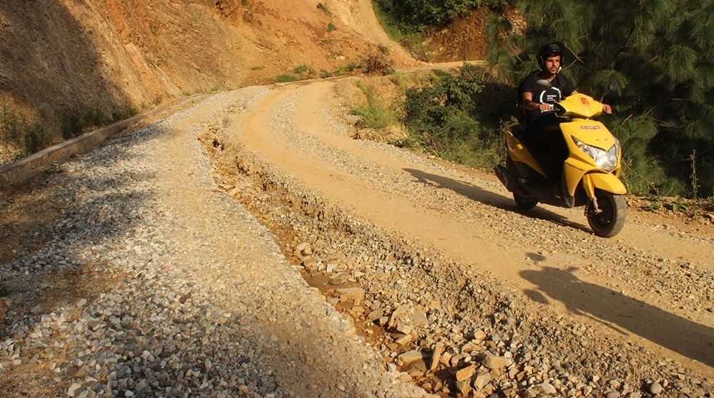 ठेकेदारले समयमा काम नगर्दा पर्वतमा करोडौं लागतका सडक अधुरै