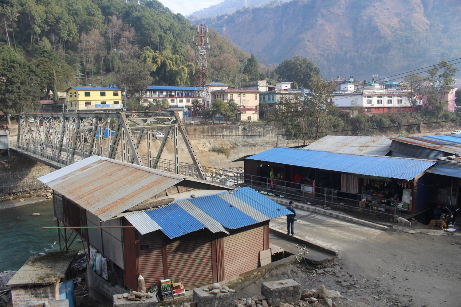 बेनी नगरपालिका हाँडेभिरमा सडक र पुल अतिक्रमण गरेर सटर निर्माण