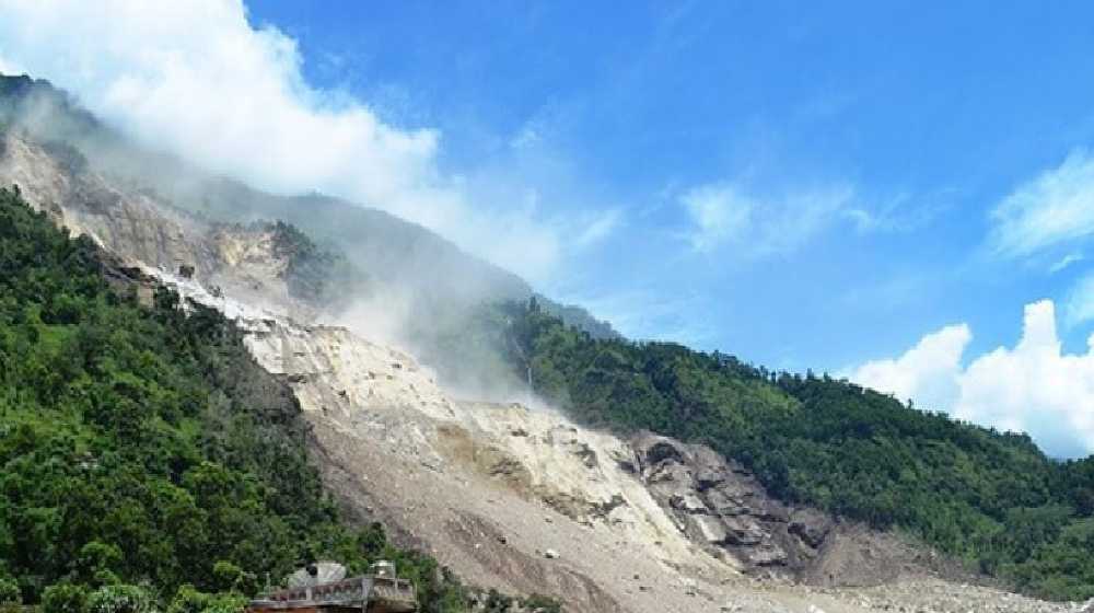 सुक्खा पहिरो खस्दा हेलम्बुको ११ घर उच्च जोखिममा