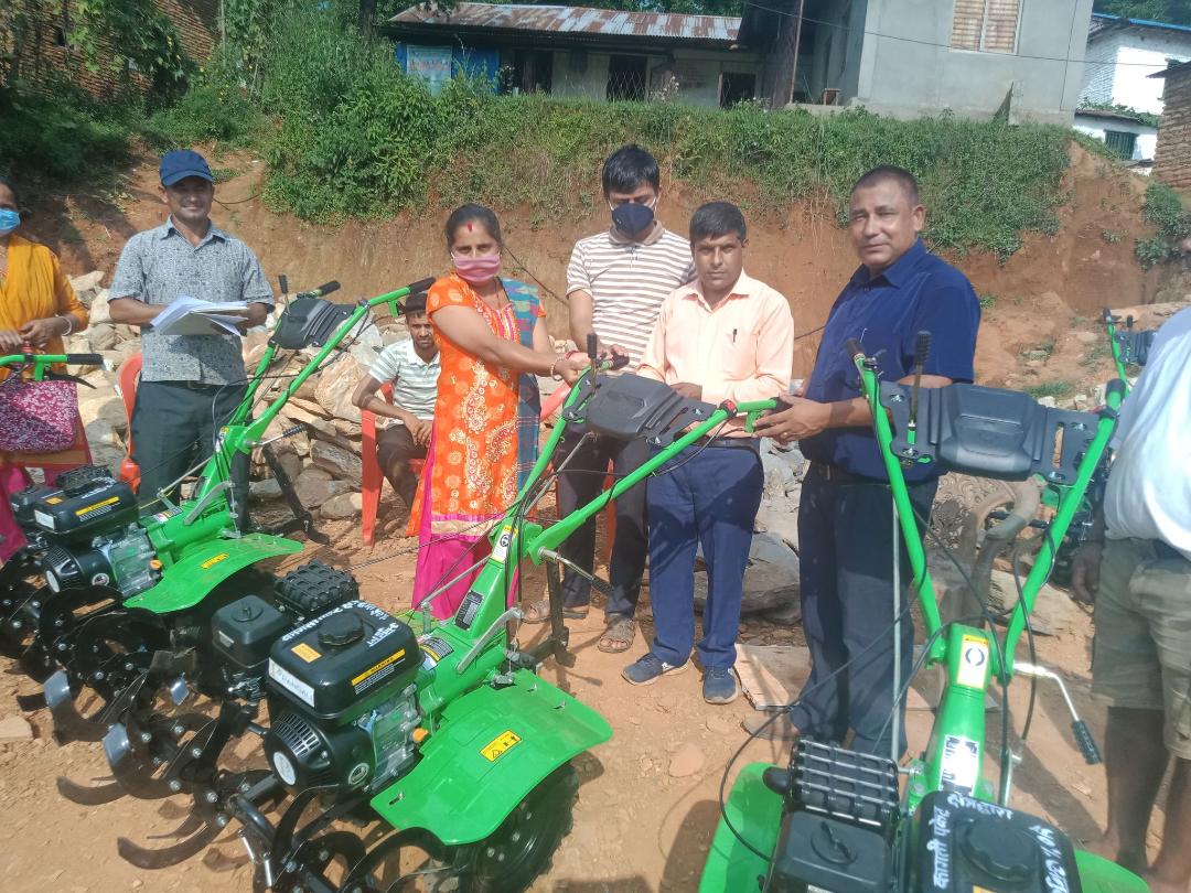 पर्वतमा कागती कृषकका लागि २२ वटा यान्त्रिक हलो 