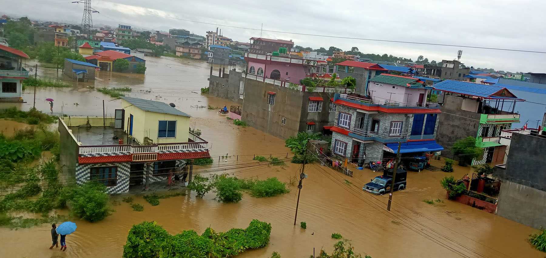 अविरल वर्षाका कारण गैंडाकोटको बस्ती डुबानमा
