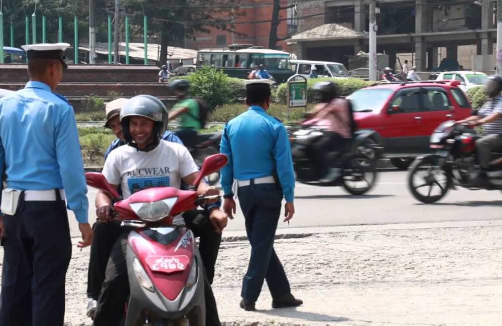 कैलालीमा ‘यात्रुसँग एक मिनेट’ कार्यक्रम सञ्चालन