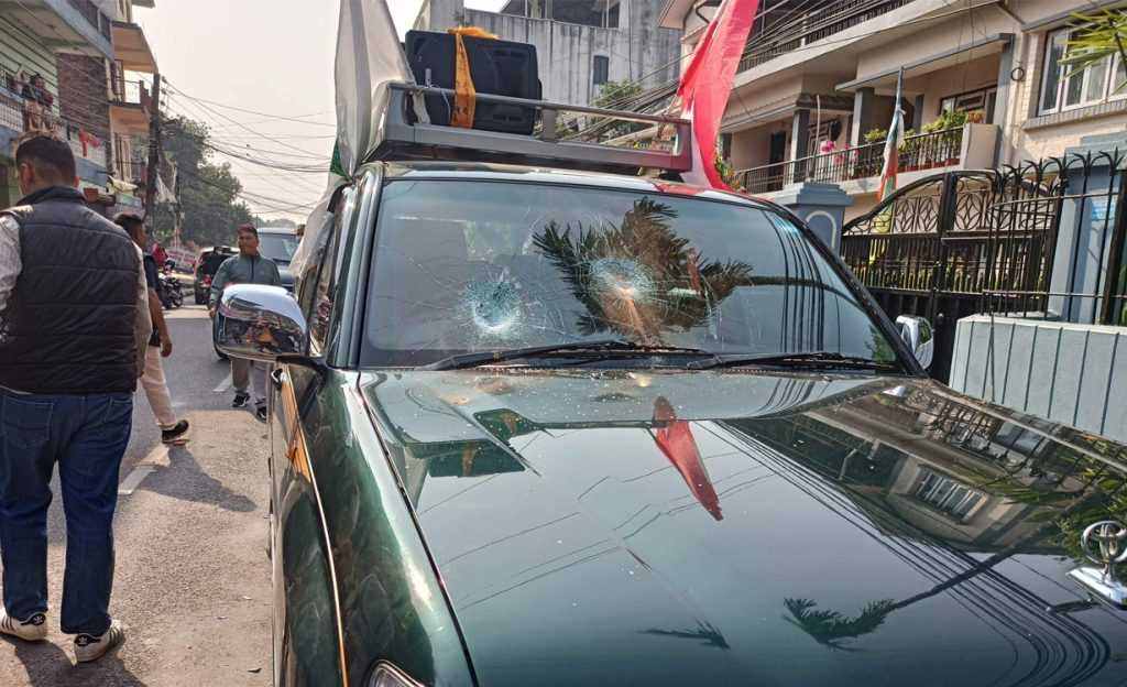 उमेश श्रेष्ठको गाडी भरतपुरमा तोडफोड