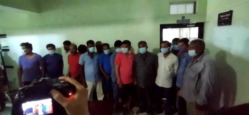 दुई किलो युरेनियमजस्तो पदार्थसहित १५ जना पक्राउ