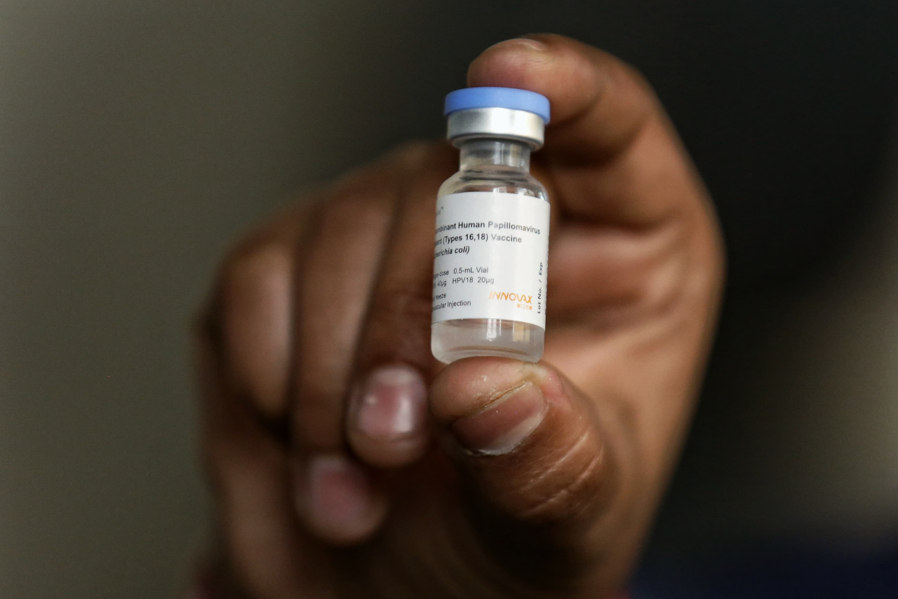 काठमाडौंमा पनि लगाउन थालियो एचपिभी खोप (तस्बिरहरु)