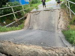 बनेपाको नालामा पुल भाँचियो, यातायात अवरुद्ध