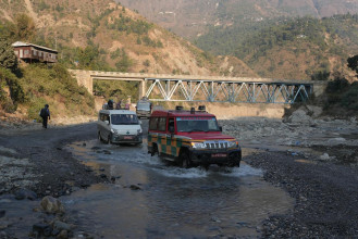 डाइभर्सन बनाएर बिपी राजमार्ग सञ्चालन, यात्रुलाई सास्तीसँगै जोखिम