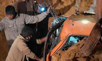 काभ्रेको रोडा ढुंगा उद्योगमा पहिरो: डोजर अपरेटरको मृत्यु, एक घाइते