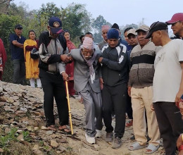 १०७ वर्षीय ज्येष्ठ नागरिकद्वारा मतदान