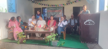 किसानलाई रासायनिक विषादीको विकल्प सिकाइँदै