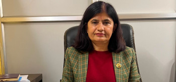 कर्मचारीको अवकाश उमेरबारे विवाद कायमै, मन्त्री न्यौपानेद्वारा भोलिसम्मको समय माग