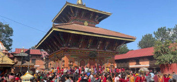 चाँगुनारायणमा विदेशी पर्यटक, वार्षिक एक करोड १९ लाख आम्दानी