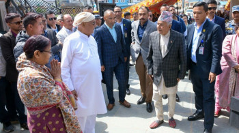 पितृशोकमा रहेका ओलीलाई समवेदना दिन गुन्डु पुगे राष्ट्रपति पौडेल