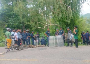 गाडीले ठक्कर दिँदा लिम्बुको ज्यान गएपछि अवरुद्ध महेन्द्र राजमार्ग सञ्चालनमा