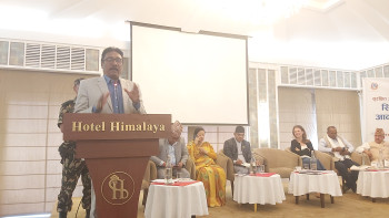 वैदेशिक रोजगारीमा ठगी गर्नेलाई कानुनी दायरामा ल्याइनेछः मन्त्री भण्डारी 