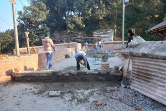 गौरीघाट पुलमा सवारीसाधन रोक्न सिँढी निर्माण