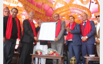 आँखा उपचार केन्द्रलाई दुई करोड बढीको उपकरण हस्तान्तरण