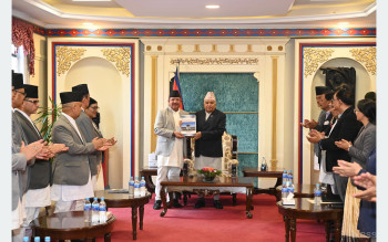 राष्ट्रपति समक्ष आयोगद्वारा निर्वाचन प्रतिवेदन पेस