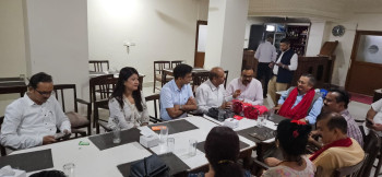 बालकृष्ण खाँणलाई मोरङ उद्योग व्यापार संघले बुझाए ज्ञापन पत्र