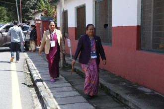 उपसभामुख इन्दिरा रानालाई हटाउन एमाले सांसदको हस्ताक्षर संकलन