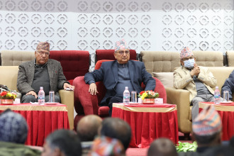 कार्की बैंक्वेटमा ईश्वर पोखरेल समूहको भेला