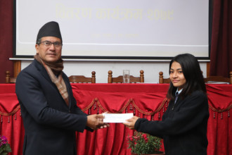 ख्वप कलेजका गरिब तथा जेहेनदार विद्यार्थीलाई ६१ लाखको छात्रवृत्ति रकम वितरण