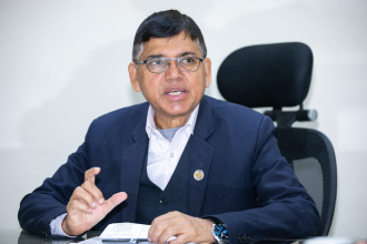 बाढीले क्षतिग्रस्त बनाएका सडक, पुल पुनःनिर्माणको प्रकृया अघि बढाउन मन्त्री दाहालको निर्देशन