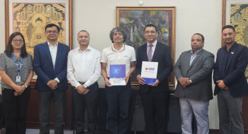 माछापुच्छ्रे क्यापिटलद्वारा श्रम राष्ट्रिय माध्यमिक विद्यालयलाई कम्प्युटर सहयोग