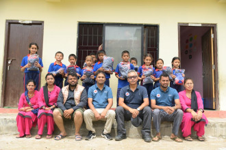 सिम्रिक एयरद्धारा सिन्धुपाल्चोकको एक बाल स्कुललाई सहयोग प्रदान