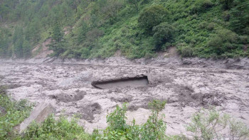 भोटेकोसीमा बाढीः तीन प्रहरीसहित १५ जना बेपत्ता