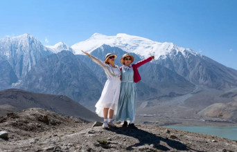 सिनजियाङ: मानवअधिकार उल्लंघनको आरोपबीच चीनले बनायो ‘पर्यटन स्वर्ग’