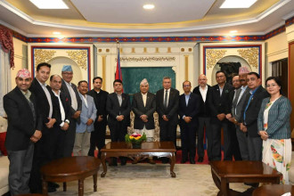 हतोत्साहित नहुनु, राज्य निजी क्षेत्रको साथमा छ: राष्ट्रपति