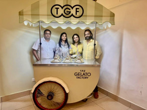इटालीमा तालिम लिएर नेपाल फर्किएकी निशिता र प्रीतिले झम्सिखेलमा जेलाटो आईसक्रिम भिन्न स्वाद पस्कँदै
